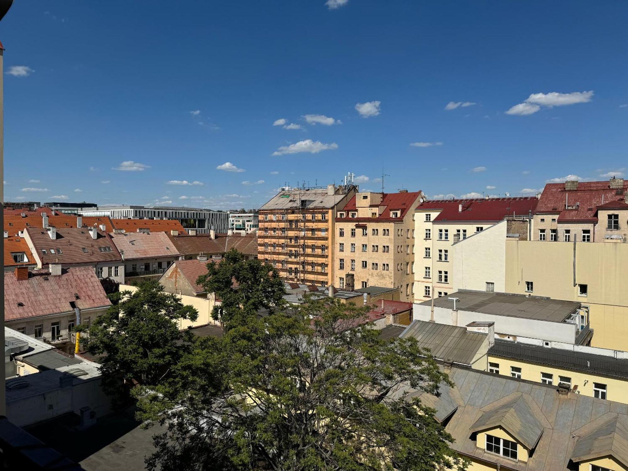 Remarkable 1-Bed Apartment In Praha Exterior photo